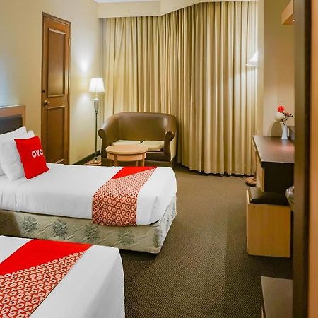 Oyo 3967 Hotel Pantai Wisata Makasar Zewnętrze zdjęcie