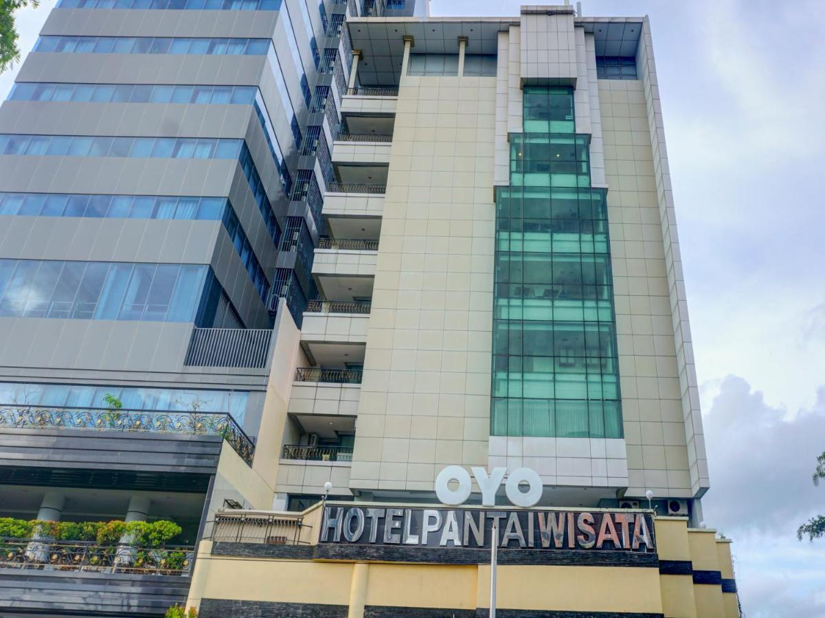 Oyo 3967 Hotel Pantai Wisata Makasar Zewnętrze zdjęcie