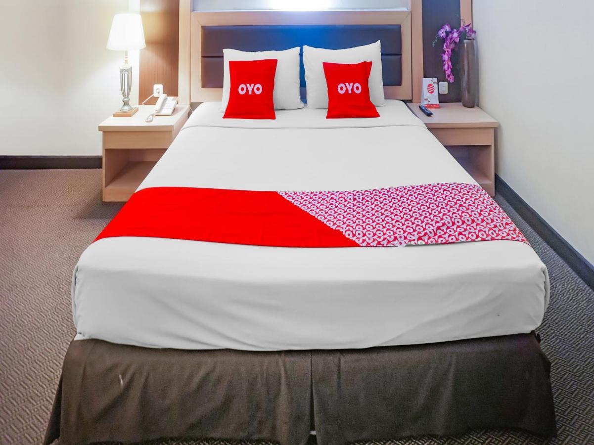 Oyo 3967 Hotel Pantai Wisata Makasar Zewnętrze zdjęcie