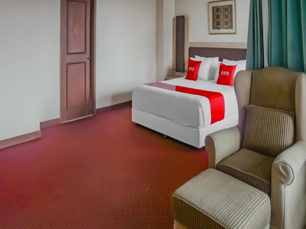 Oyo 3967 Hotel Pantai Wisata Makasar Zewnętrze zdjęcie