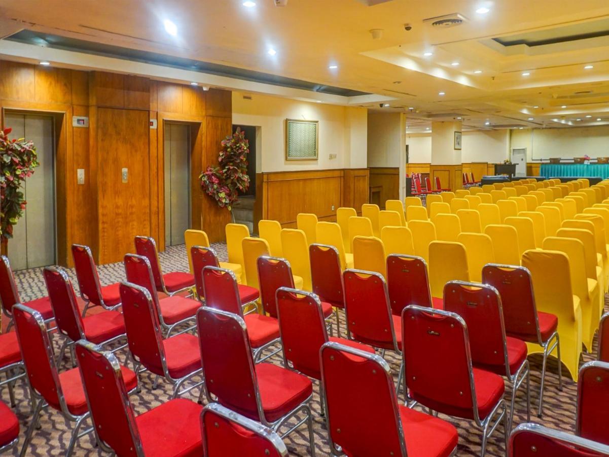 Oyo 3967 Hotel Pantai Wisata Makasar Zewnętrze zdjęcie