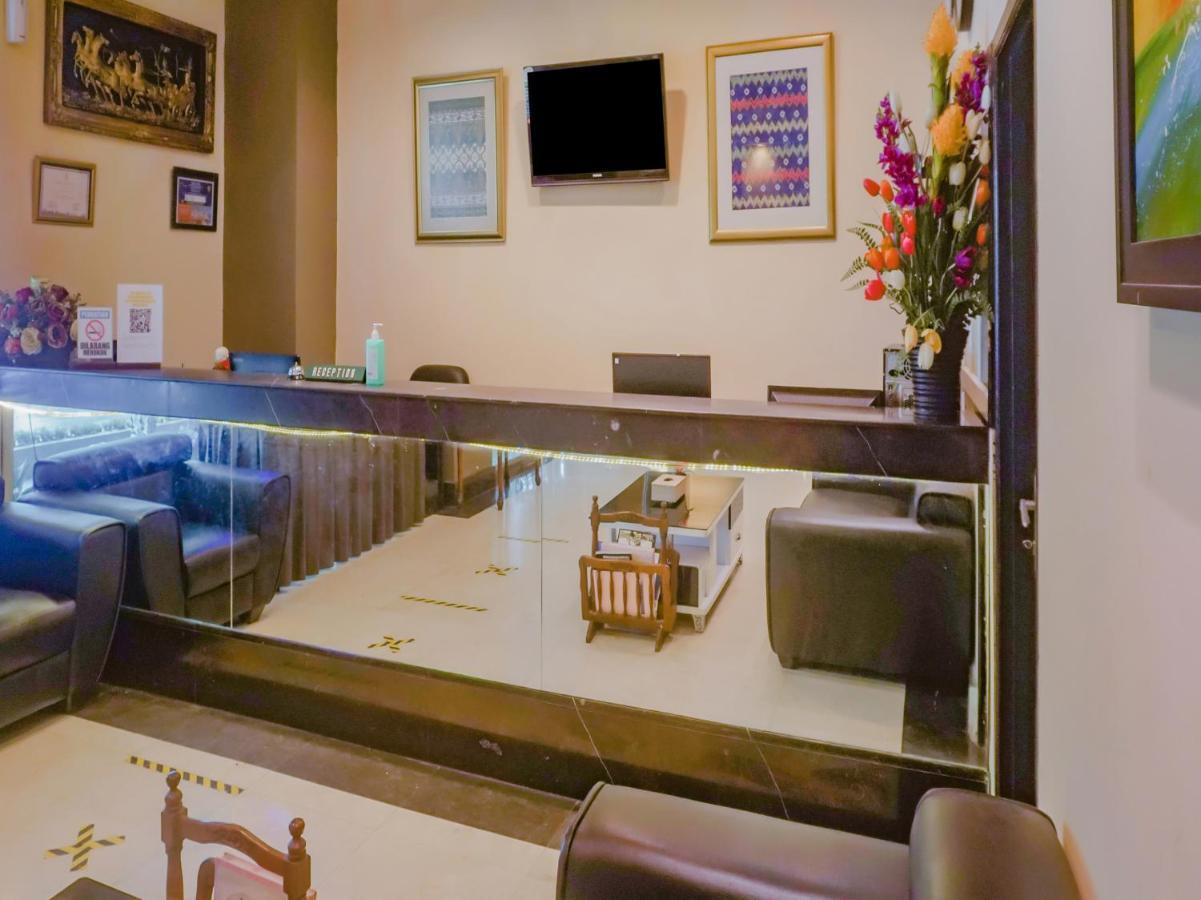 Oyo 3967 Hotel Pantai Wisata Makasar Zewnętrze zdjęcie
