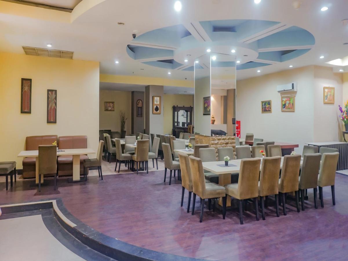 Oyo 3967 Hotel Pantai Wisata Makasar Zewnętrze zdjęcie