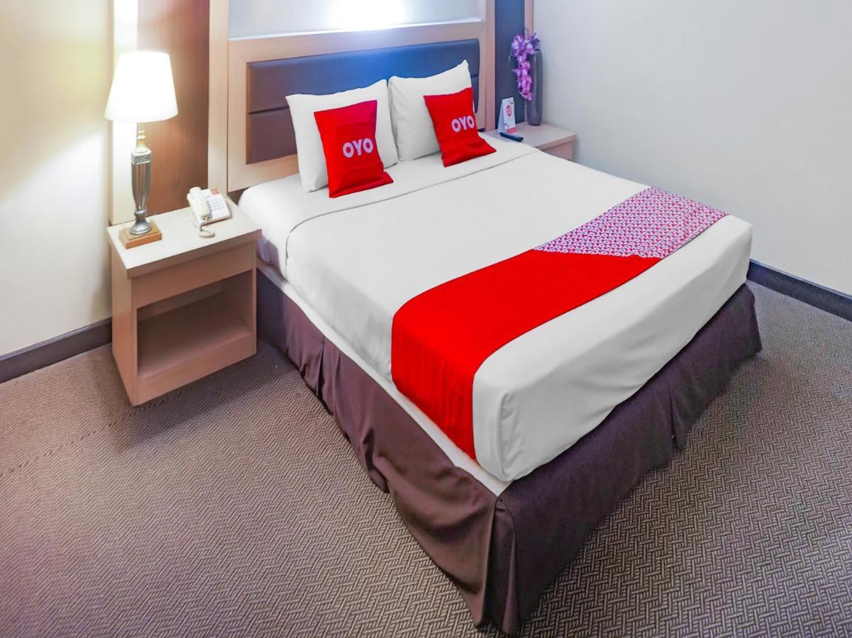 Oyo 3967 Hotel Pantai Wisata Makasar Zewnętrze zdjęcie