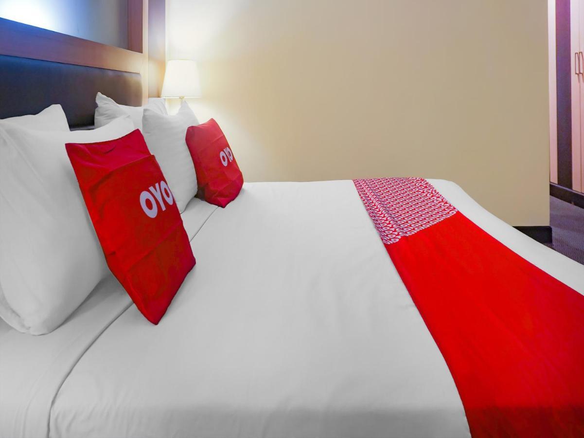 Oyo 3967 Hotel Pantai Wisata Makasar Zewnętrze zdjęcie