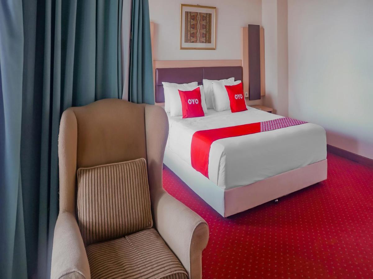 Oyo 3967 Hotel Pantai Wisata Makasar Zewnętrze zdjęcie