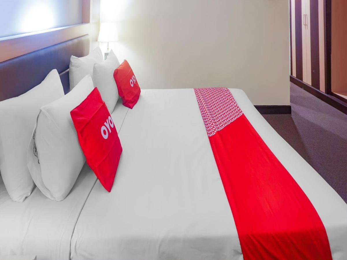 Oyo 3967 Hotel Pantai Wisata Makasar Zewnętrze zdjęcie